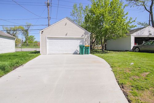 19811 Gardenview Dr</br> Maple Heights, OH 44137